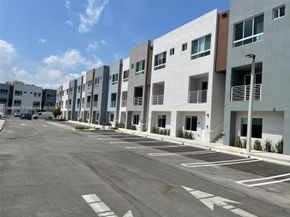 2561 NE 193rd St 1103, Miami FL 33180