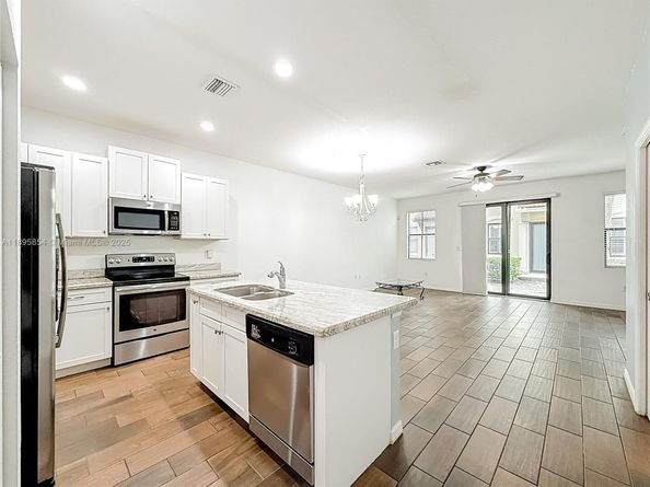 1082 NW 33rd Mnr, Pompano Beach FL 33064