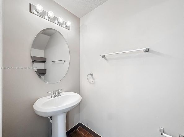 1082 NW 33rd Mnr, Pompano Beach FL 33064