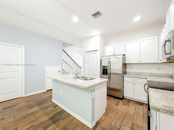 1082 NW 33rd Mnr, Pompano Beach FL 33064