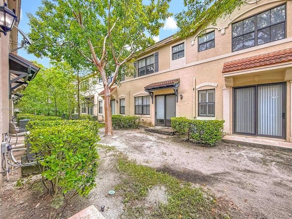 1082 NW 33rd Mnr, Pompano Beach FL 33064