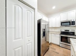 1082 NW 33rd Mnr, Pompano Beach FL 33064