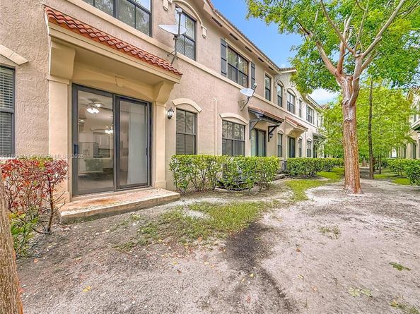 1082 NW 33rd Mnr, Pompano Beach FL 33064