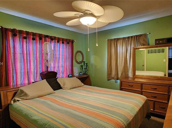 1070 NE 143rd St, North Miami FL 33161