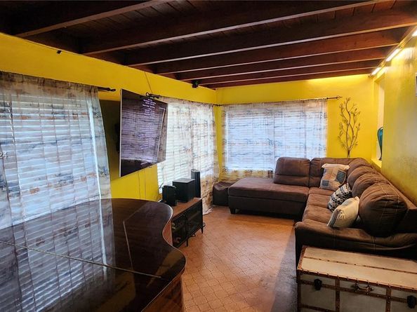 1070 NE 143rd St, North Miami FL 33161