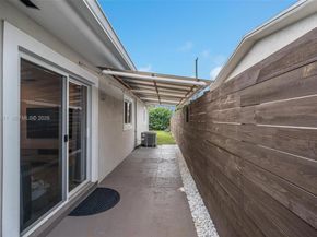 130-134 NW 57th St, Oakland Park FL 33309