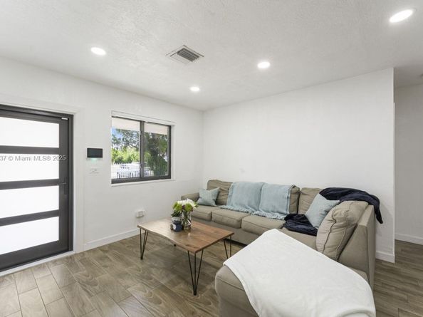 1330 NE 155th St, North Miami Beach FL 33162