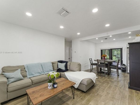 1330 NE 155th St, North Miami Beach FL 33162