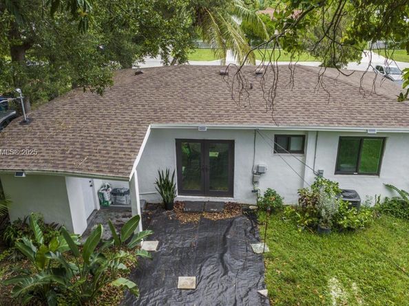 1330 NE 155th St, North Miami Beach FL 33162