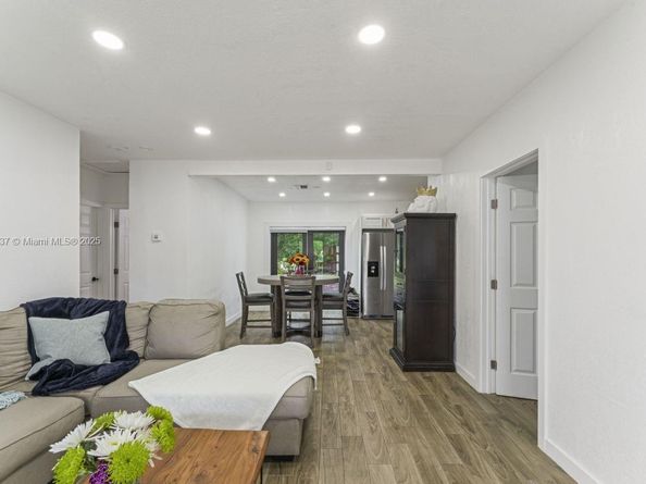 1330 NE 155th St, North Miami Beach FL 33162