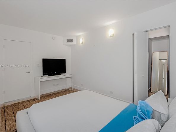 2301 Collins Ave 1515, Miami Beach FL 33139