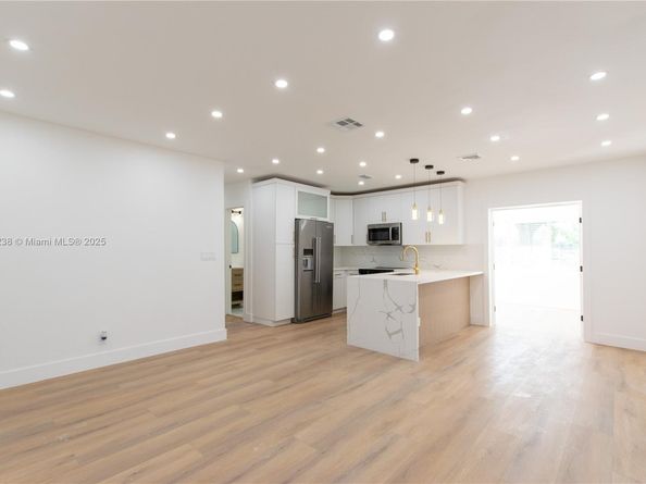 6210 Kimberly Blvd, North Lauderdale FL 33068