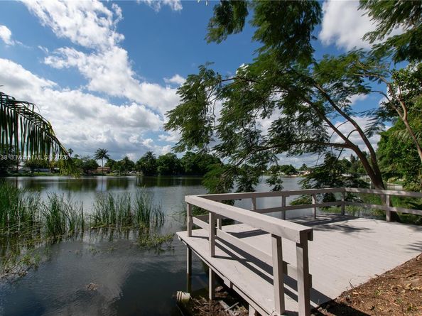 6210 Kimberly Blvd, North Lauderdale FL 33068