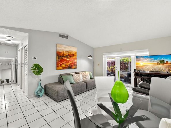 14049 SW 55th St, Miami FL 33175