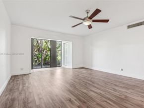 195 Lakeview Dr 105, Weston FL 33326