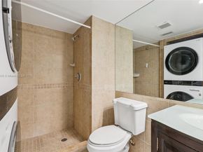195 Lakeview Dr 105, Weston FL 33326