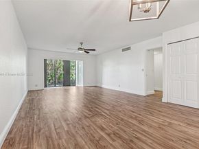 195 Lakeview Dr 105, Weston FL 33326