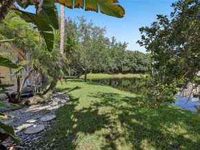 195 Lakeview Dr 105, Weston FL 33326