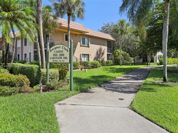 195 Lakeview Dr
