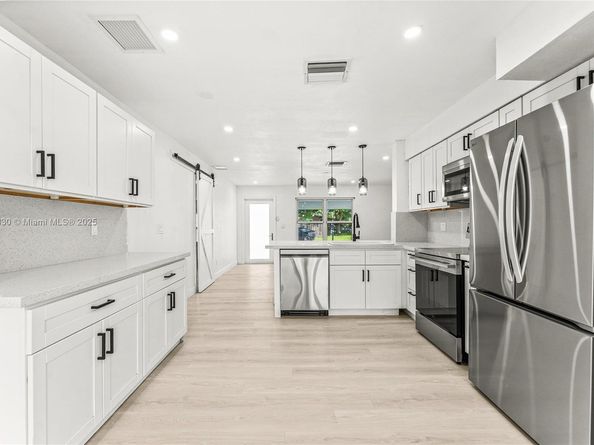 4649 SW 28th Ave, Dania Beach FL 33312