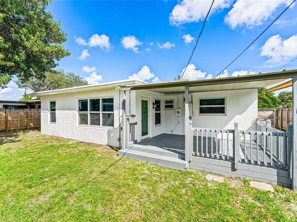 4649 SW 28th Ave, Dania Beach FL 33312