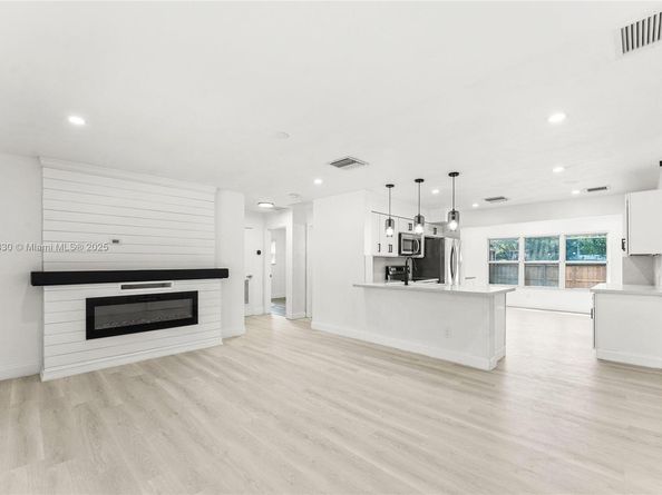 4649 SW 28th Ave, Dania Beach FL 33312