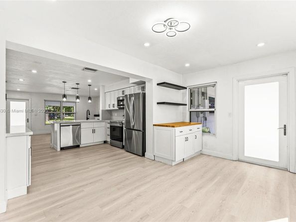 4649 SW 28th Ave, Dania Beach FL 33312