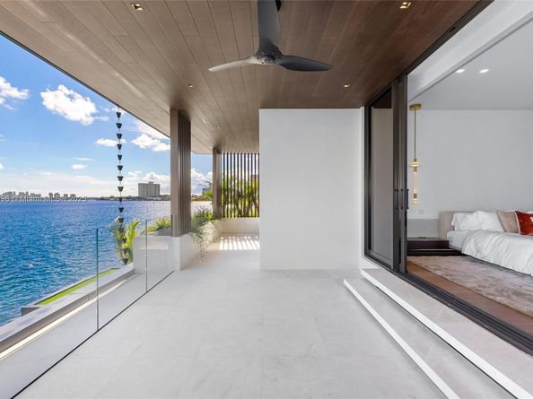 11404 N Bayshore Dr, North Miami FL 33181