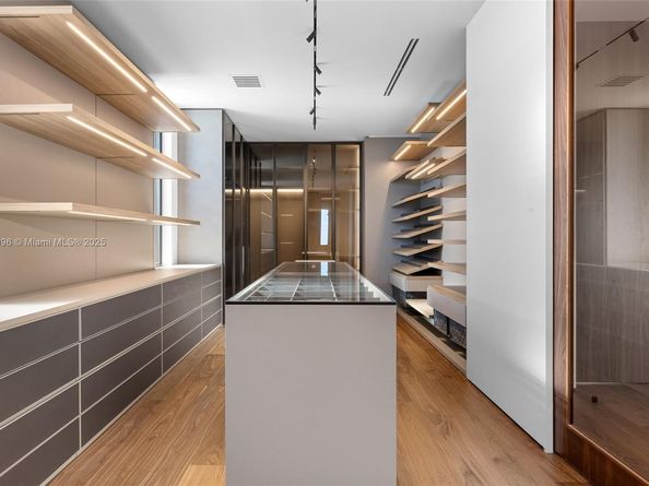 11404 N Bayshore Dr, North Miami FL 33181