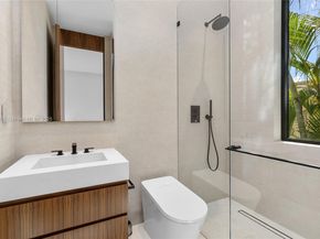 11404 N Bayshore Dr, North Miami FL 33181