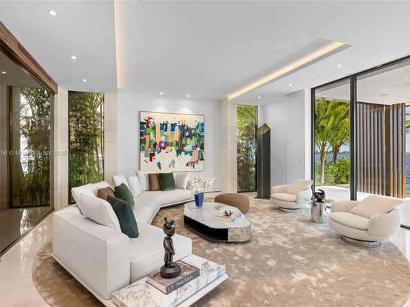 11404 N Bayshore Dr, North Miami FL 33181