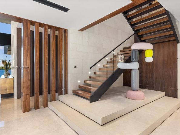 11404 N Bayshore Dr, North Miami FL 33181