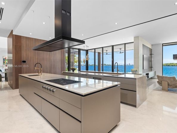 11404 N Bayshore Dr, North Miami FL 33181