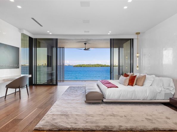 11404 N Bayshore Dr, North Miami FL 33181