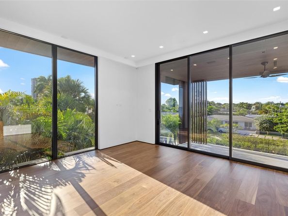 11404 N Bayshore Dr, North Miami FL 33181