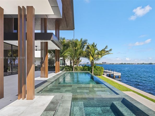 11404 N Bayshore Dr, North Miami FL 33181