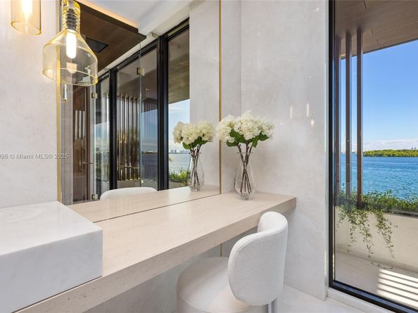 11404 N Bayshore Dr, North Miami FL 33181