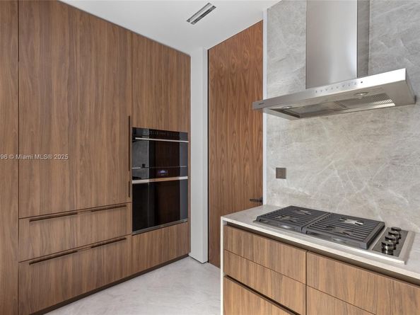 11404 N Bayshore Dr, North Miami FL 33181