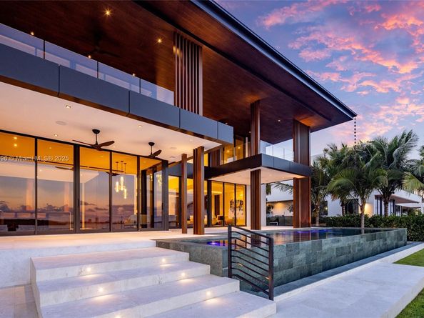 11404 N Bayshore Dr, North Miami FL 33181