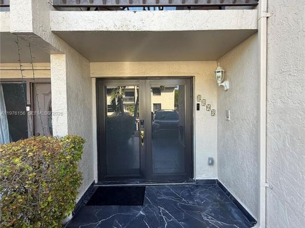 8408 NW 8th St 8408, Miami FL 33126