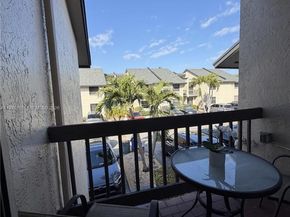 8408 NW 8th St 8408, Miami FL 33126