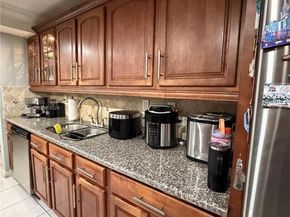 8408 NW 8th St 8408, Miami FL 33126