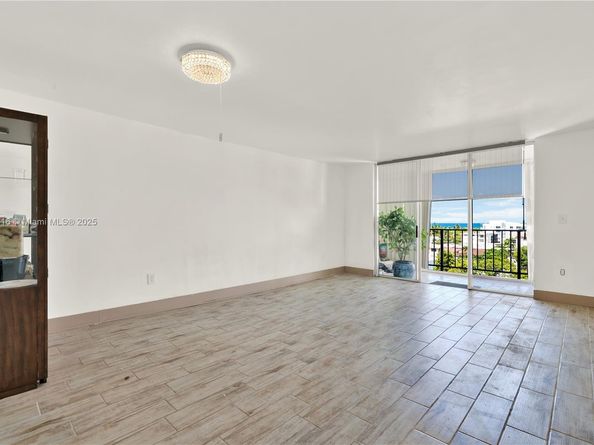 7850 Byron Ave 702, Miami Beach FL 33141