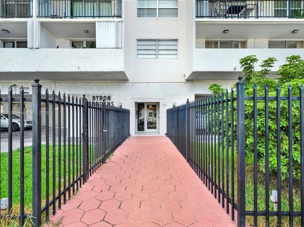 7850 Byron Ave 702, Miami Beach FL 33141