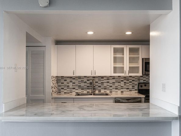 854 NW 87th Ave 504, Miami FL 33172