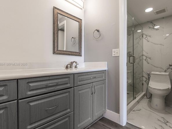 854 NW 87th Ave 504, Miami FL 33172