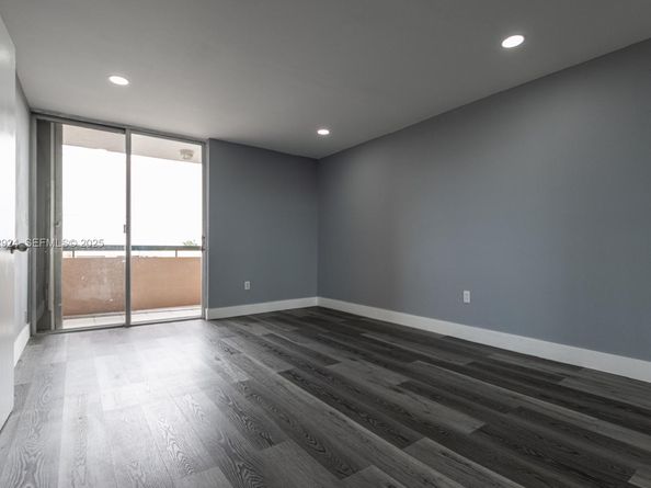 854 NW 87th Ave 504, Miami FL 33172