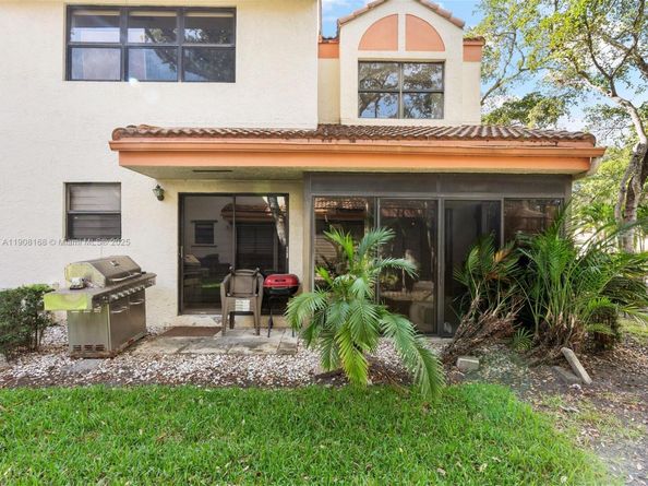 3400 Emerald Oaks Dr 801, Hollywood FL 33021