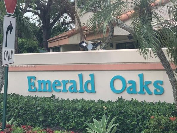 3400 Emerald Oaks Dr 801, Hollywood FL 33021