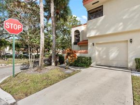 3400 Emerald Oaks Dr 801, Hollywood FL 33021